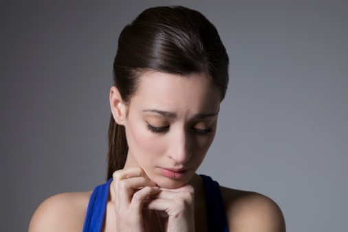 Mirror 5 Skincare Habits in Your 20s You'll Regret in Your 30s