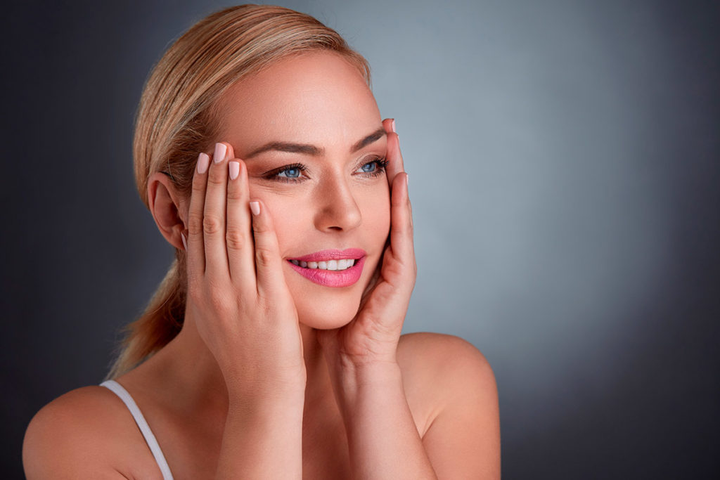 You can look in the mirror with confidence after skin tightening treatments in Houston, Texas at Mirror Mirror Beauty Boutique, a renowned medical spa offering a range of effective procedures. 