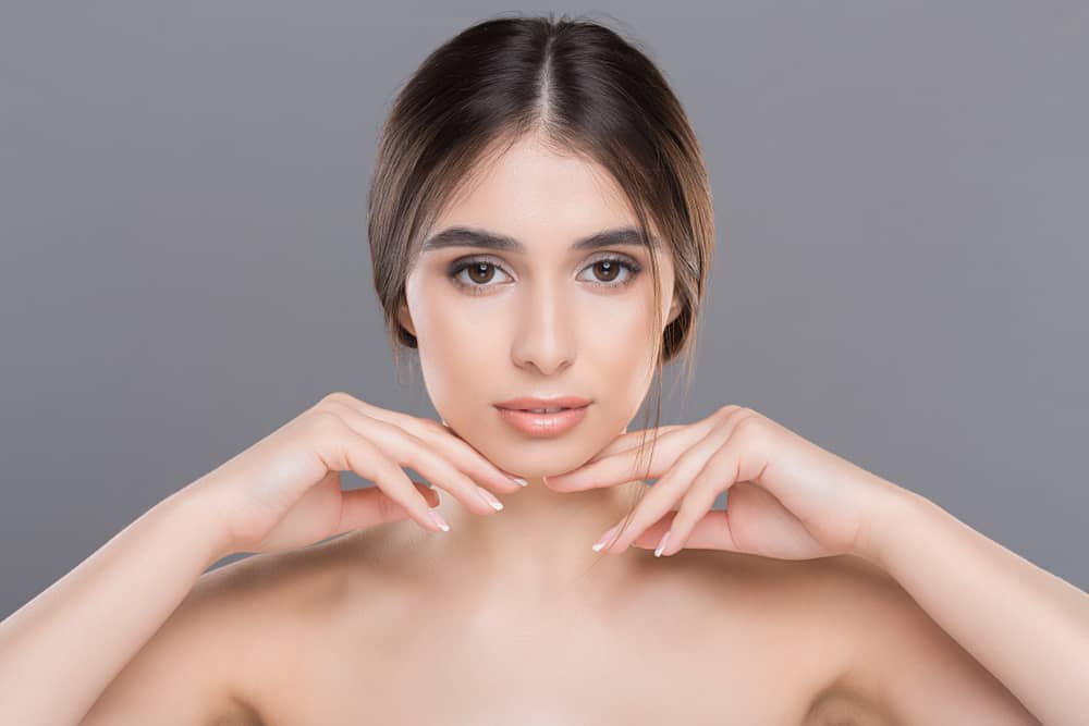 At Mirror Mirror Beauty Boutique, we think the CoolMini CoolSculpting method is the best option for eliminating a double chin.