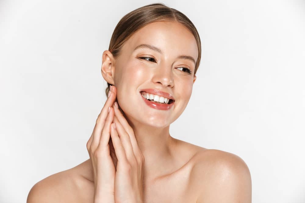 Both hyaluronic acid and collagen are important for healthy, glowing skin, but they’re not the same at all. Mirror Mirror Beauty Boutique | Dr. Vitenas.