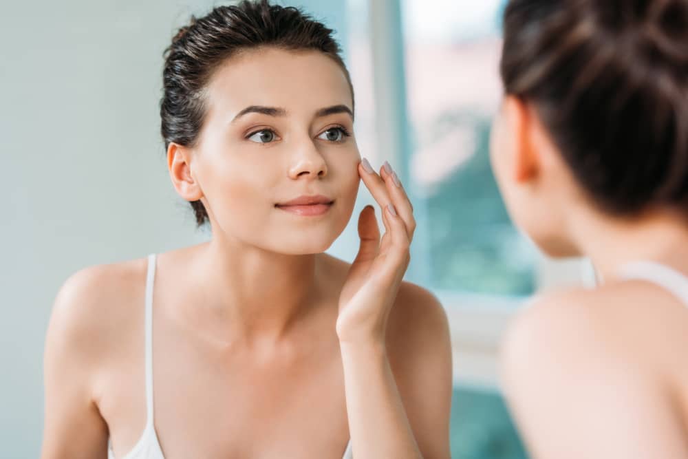Skin blading, also known as dermaplaning or epidermal leveling, is a treatment option that can be a little confusing. It goes by many different names.